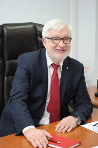 Октябрьский районный суд Мурманска рассматривает иск о несостыковках в декларации депутата Виктора Сайгина
