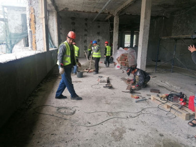 Кинотеатр «Большевик» в Кировске ремонтируют с опережением графика