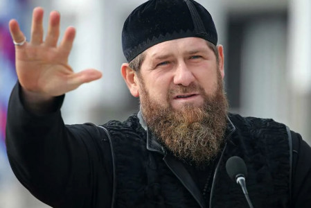 Нужно протянуть руку помощи: Кадыров призвал чиновников заплатить за жителей Чечни их долги в магазинах