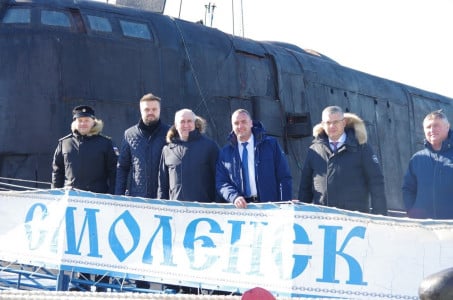 Делегация из Смоленска побывала на атомном подводном ракетном крейсере в Мурманске