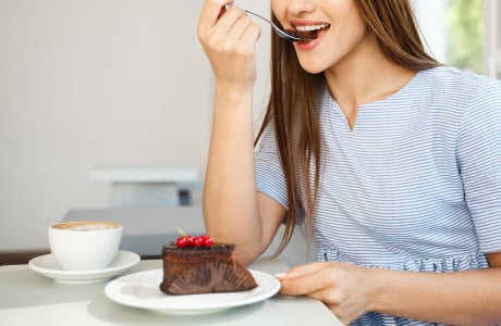 Лучший десерт для фигуры: Диетолог Денби назвал лакомство, которое поможет сбросить вес — сладкоежкам можно не бояться