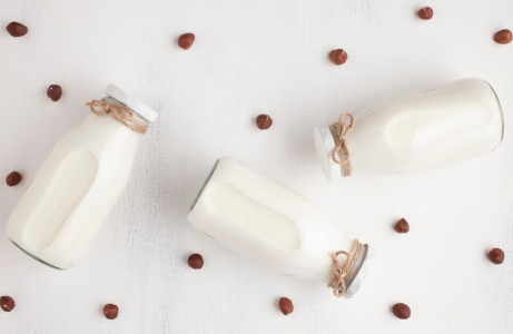 Лучше вылить сразу: рассказываем, как в домашних условиях определить «поддельное» молоко — такое пить не стоит
