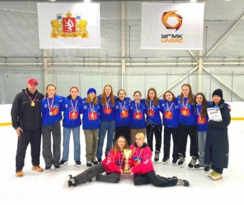 Женская сборная из Мурманской области взяла «золото» на Первенстве России по мини-хоккею с мячом