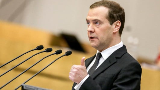 «Распад мерзкой империи зла XXI века»: Дмитрий Медведев — о том, что ждёт США после выделения Украине дальнобойных ракет и денег