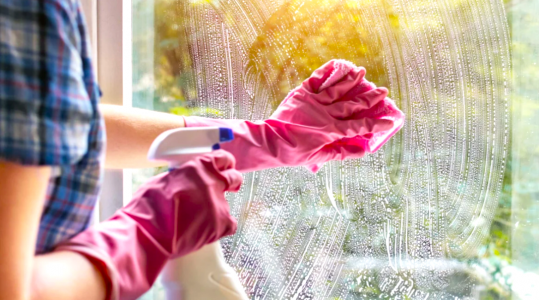 До блеска и скрипа: 2 лучших способа отмыть окна от пыли и грязи — секреты уборки, о которых вы могли не знать