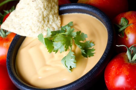 Сырный соус круче, чем в ресторане: Готовлю его на «раз-два» — макать можно всё, невероятно вкусно