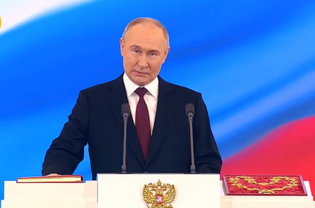 «Клянусь защищать»: Владимир Путин принес присягу и вступил в должность президента России