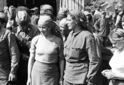 «Сытно, как во время голодомора»: Что писали в письмах на родину угнанные из СССР в Германию женщины — приходилось хитрить