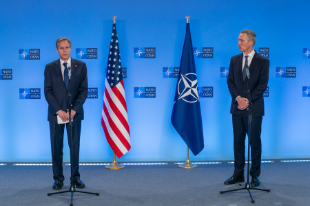 Неприятный сюрприз для Зеленского: НАТО может провозгласить на саммите отказ от ввода войск на Украину