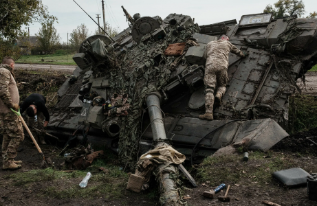 «Уловка или реальная угроза?»: зачем ВС РФ затеяли битву за Харьков — на Западе это считают ловушкой