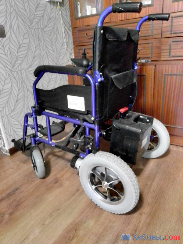 инвалидное кресло с пультом управления