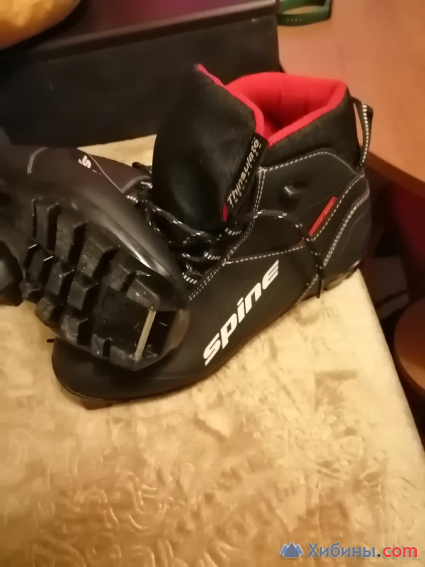 Лыжные ботинки р40