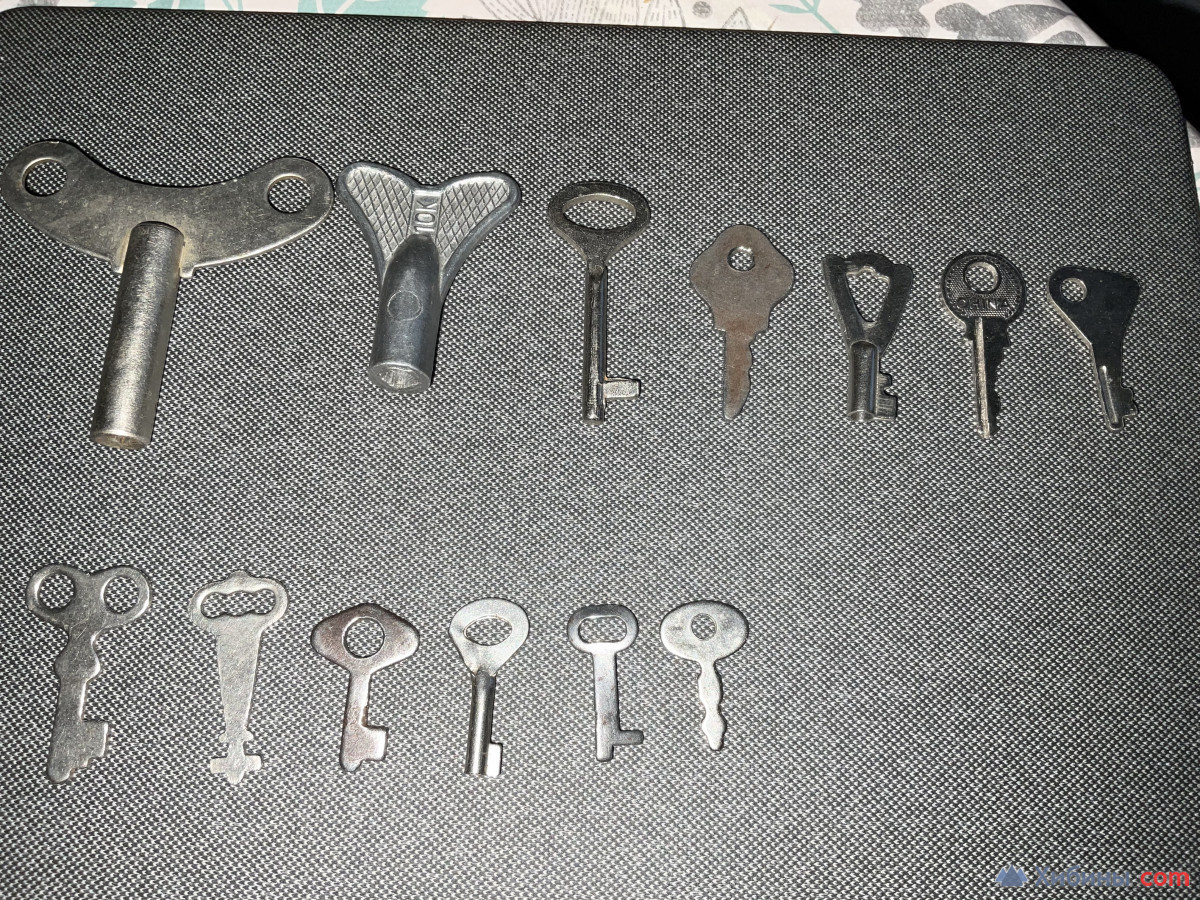 Коллекция маленьких ключей