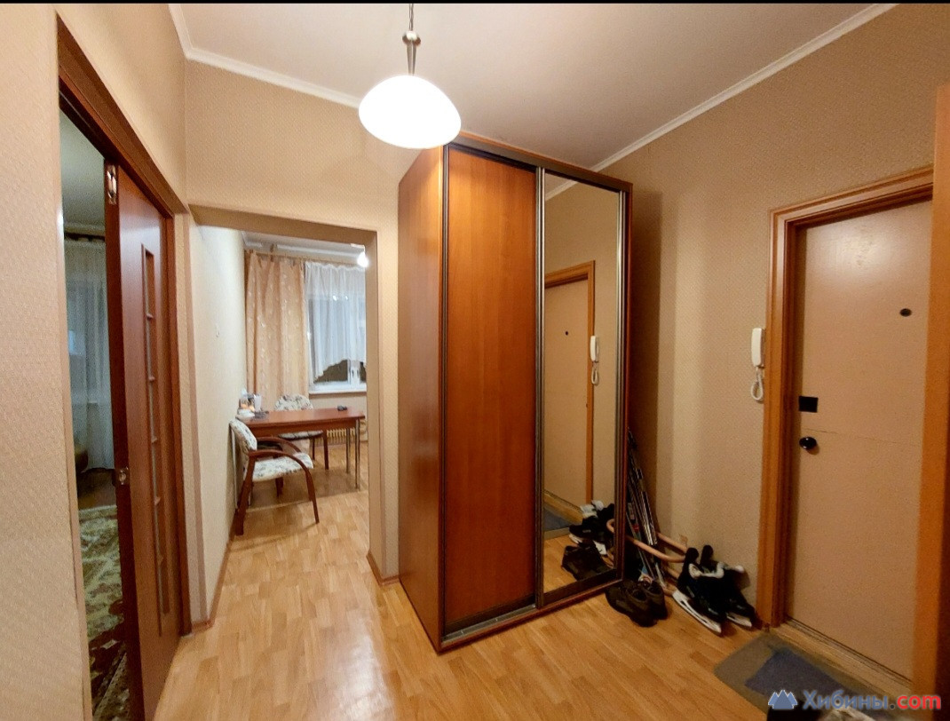 Продам 3-комнатную квартиру с лоджией