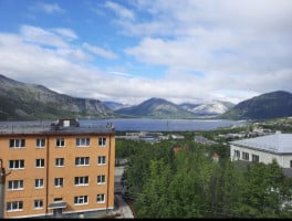 Объявление Уютная новая квартира с панорамным видом на горы и озеро