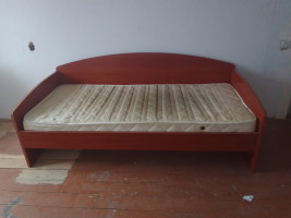 Объявление Продам односпальную кровать в хорошем состоянии