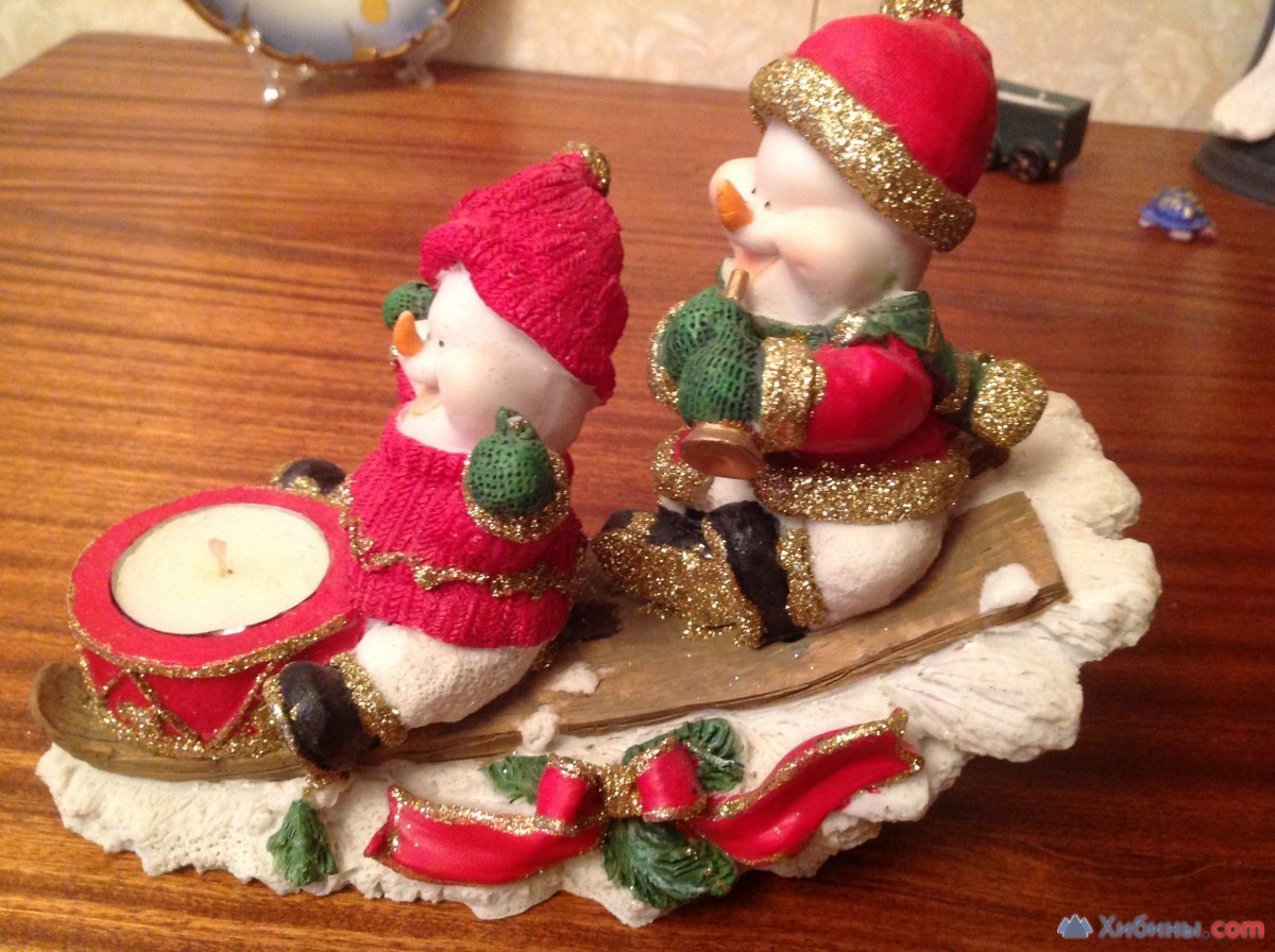 Весёлые снеговики со свечой керамика