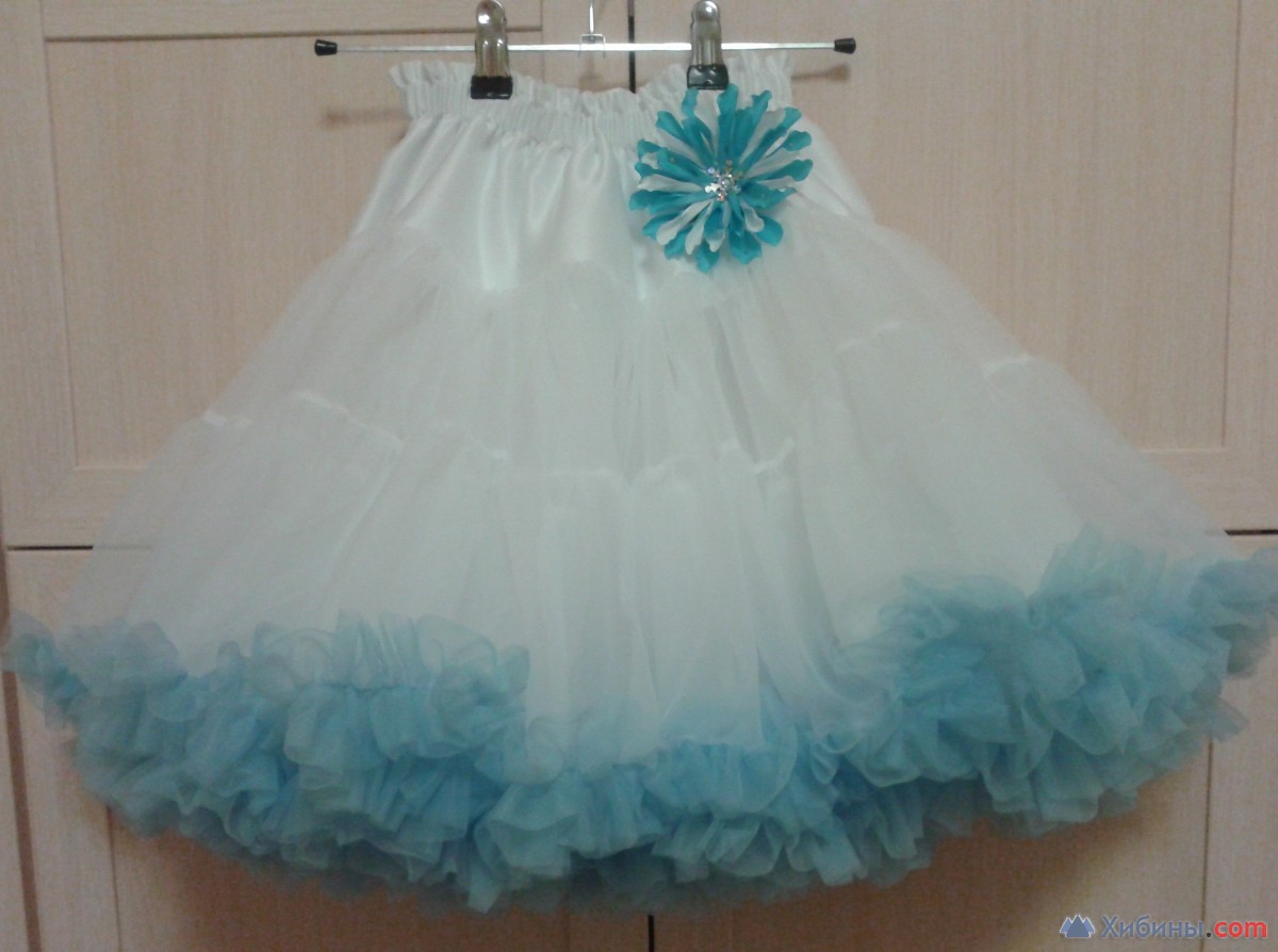 новая юбка белая с голубым