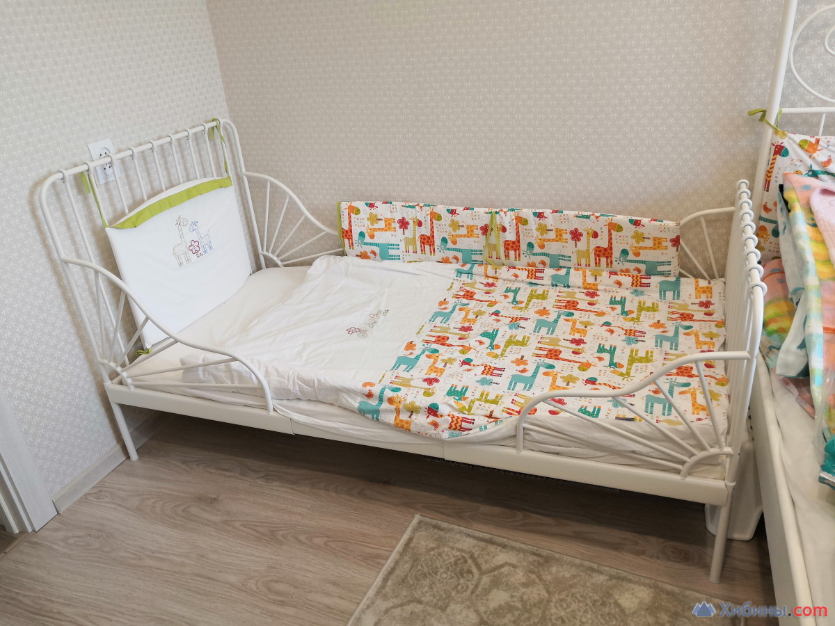 Кроватка детская миннен икеа с матрасом и реечным дном