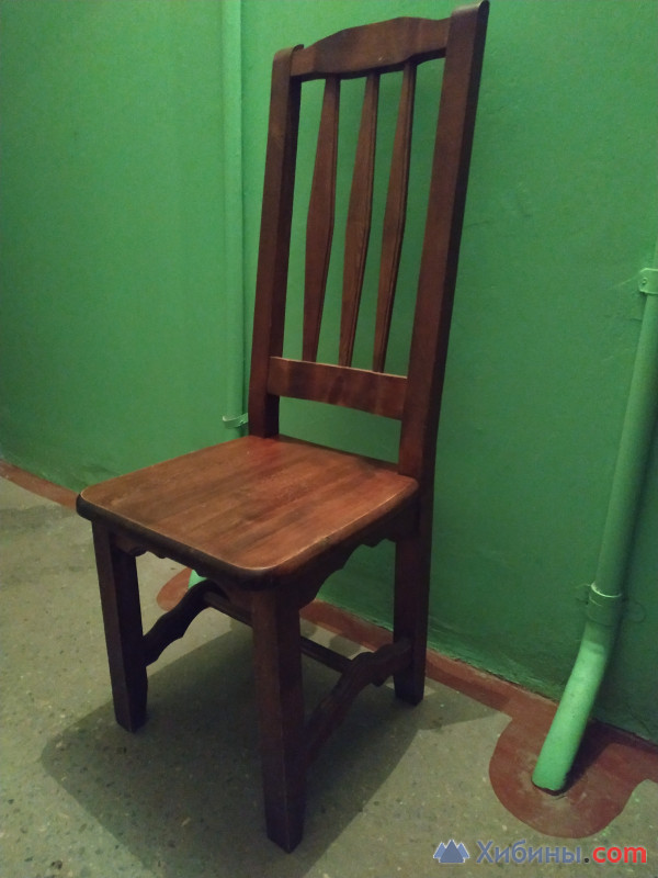 Устойчивый стул из натурального дерева