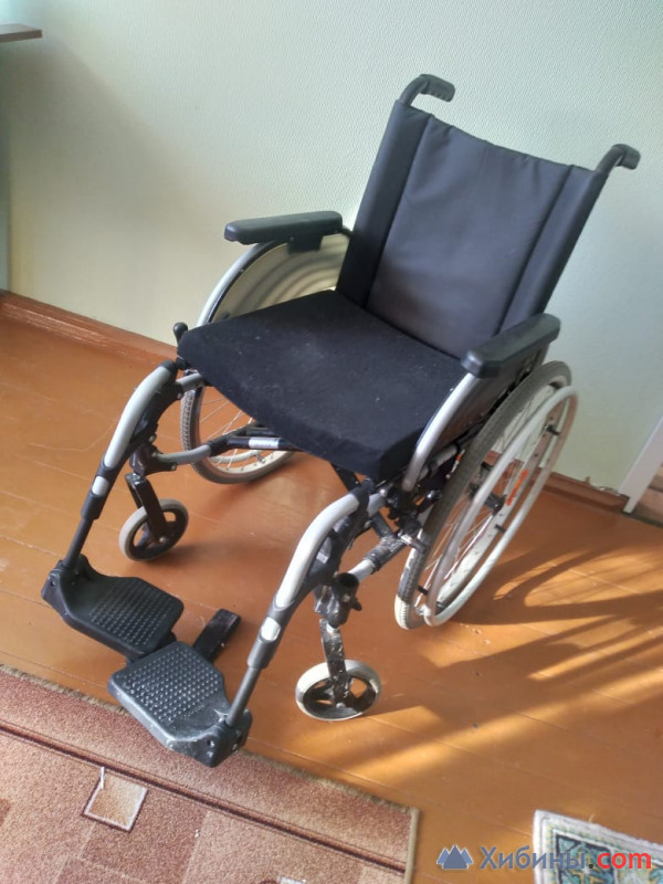 инвалидное кресло-коляска. ходунки