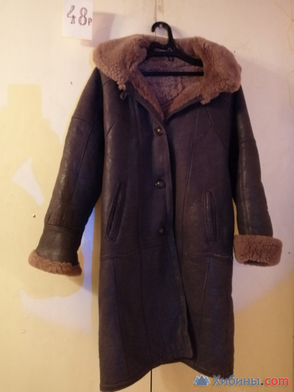 пальто утеплённое мехом с большим меховым капюшоном