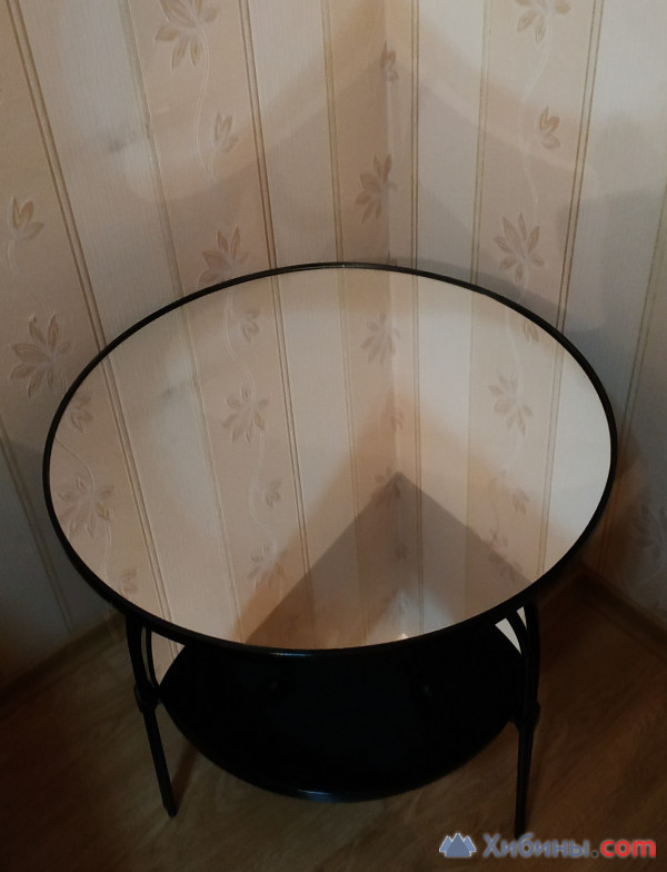 Стол зеркальный журнальный б/у, диаметр 56 см