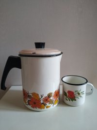 Чайник и кружка эмалированный