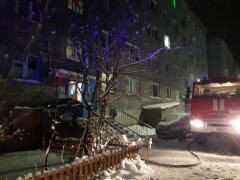 В Заполярном в шесть утра эвакуировали   3-х человек из-за пожара в квартире