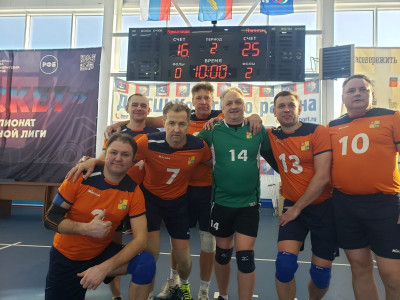 В Коле состоялись областные соревнования по волейболу среди средних и старших возрастных групп