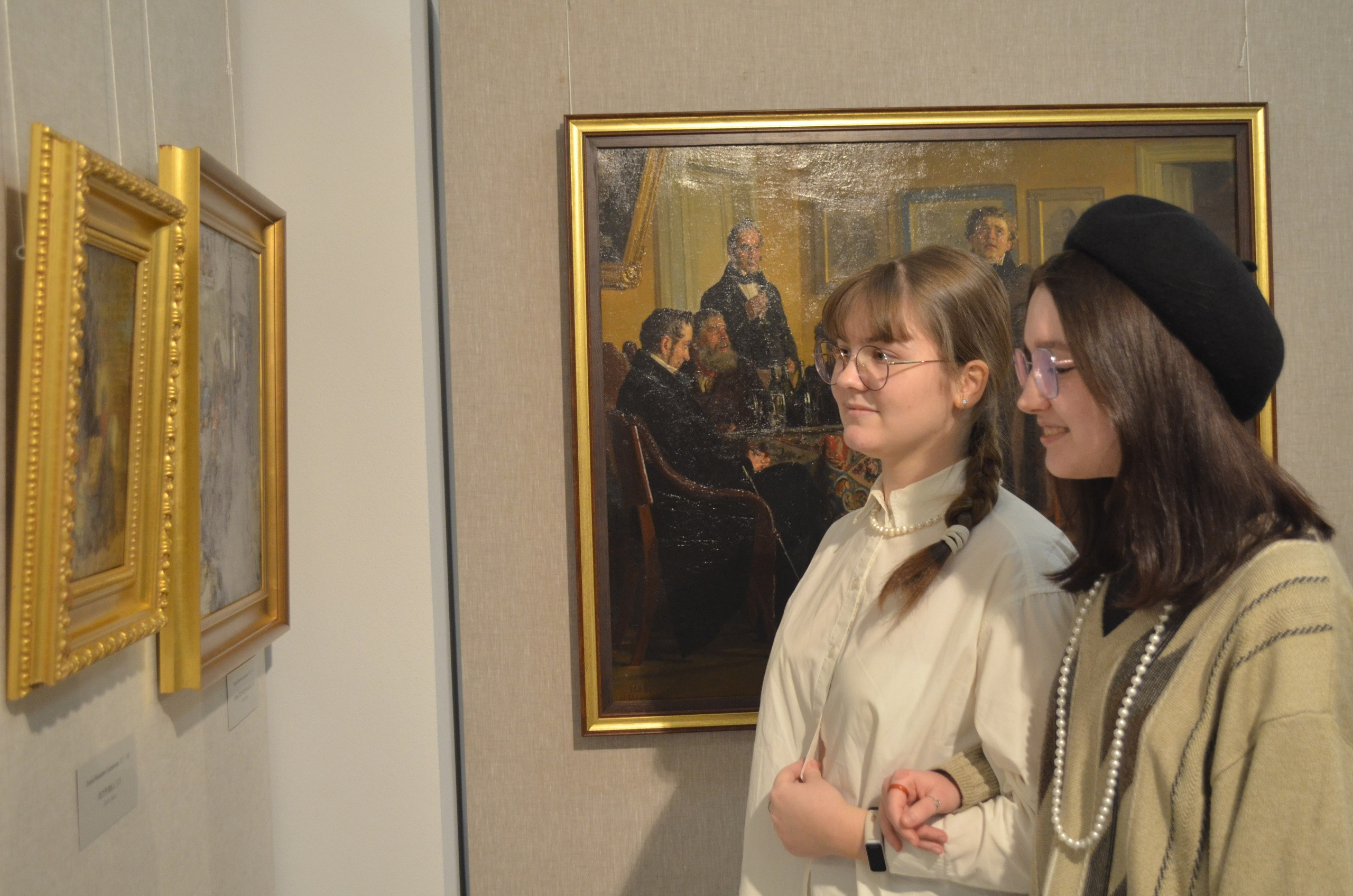 В Мурманском художественном музее открылась выставка "Игра и страсть в Русском изобразительном искусстве XVIII-XX веков"