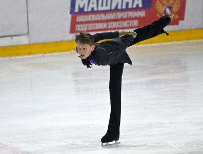 В Мурманске прошли соревнования по фигурному катанию в рамках 63-го Праздника Севера учащихся