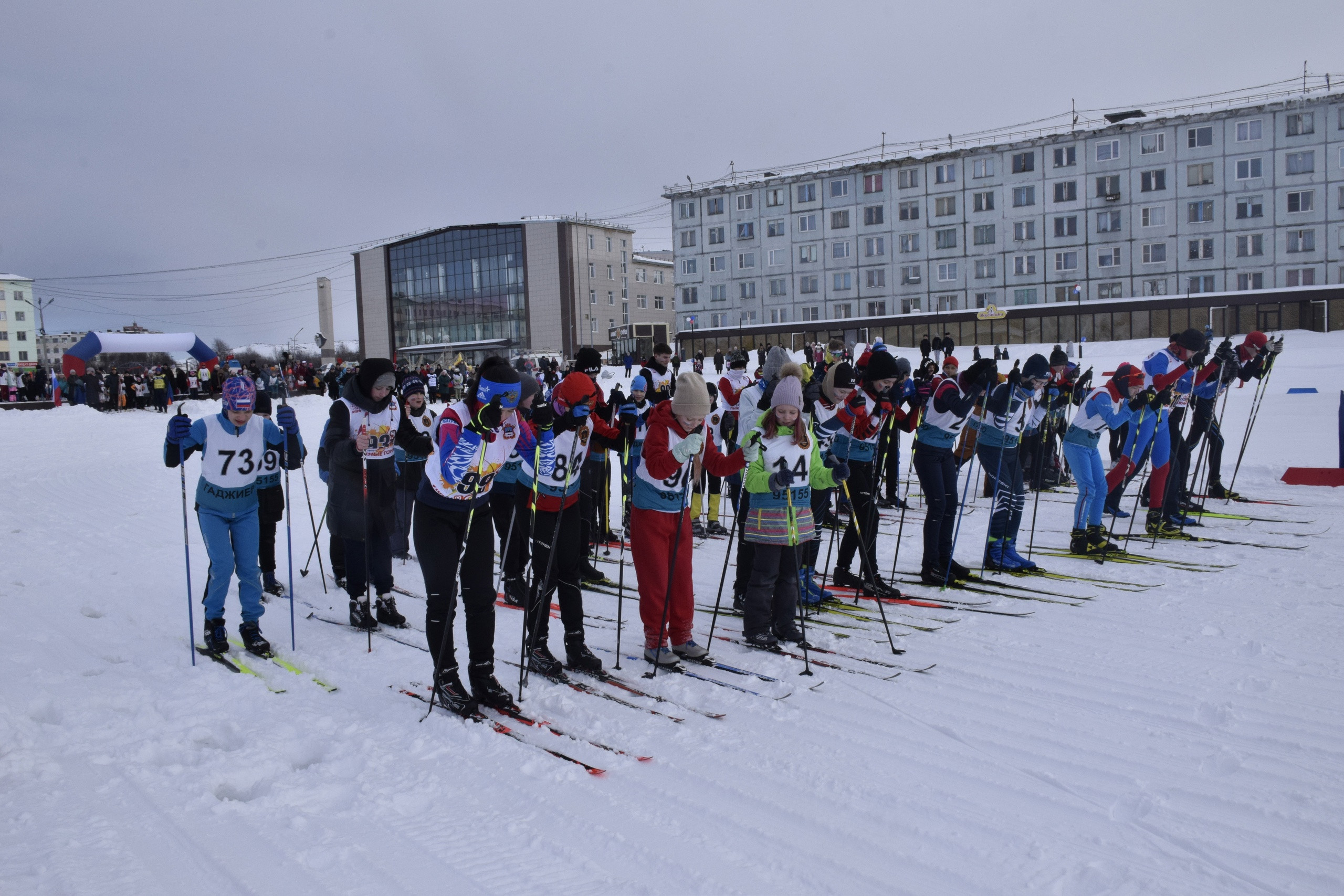 В Гаджиево состоялись соревнования по лыжным гонкам с участием Олимпийских чемпионов России