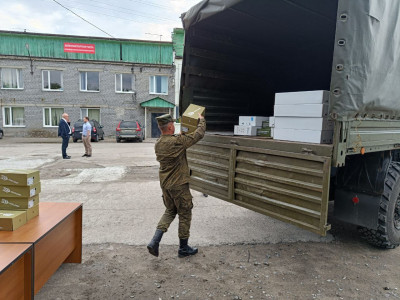 «Нужны металлоискатели и дроны». Жители Оленегорска отправили партию помощи в зону СВО
