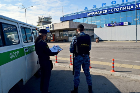 Жителя Ковдора не пустил за границу непогашенный долг в 400 тысяч рублей