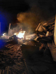 Огонь уничтожил дачу жителя Ковдорского района за четыре часа