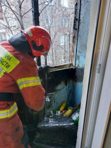 Из горящей многоэтажки в Мурманске пожарные спасли 6 человек