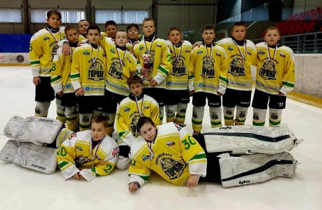 Хоккейная команда «Горняк» из Ковдора завоевала серебро на межрегиональном кубке «Золотое кольцо»
