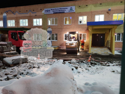Кировск подхватил тенденцию на укладку асфальта в снег