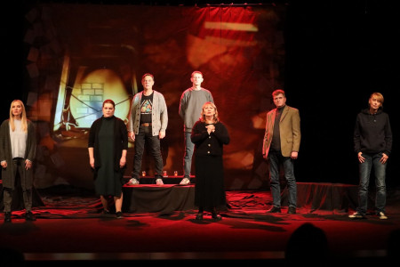 В Мурманске покажут спектакль «Я Zнаю ПраVду» с участниками театрального коллектива из Донецка