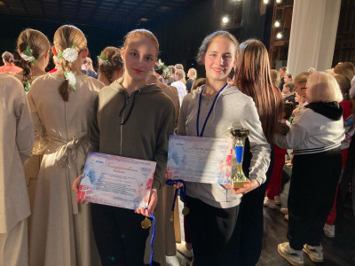 Мурманский танцевальный дуэт «Северяночки» возвращаются с Международного хореографического конкурса «Метелица» лауреатами
