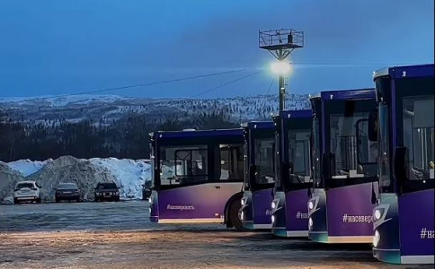 «Едет, как банка консервная»: жители Мурманска раскритиковали новые пассажирские автобусы