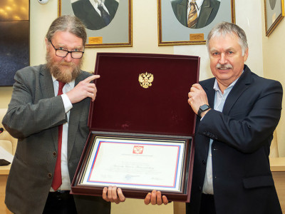 Ученого из Апатитов удостоили Почетной грамоты президента России