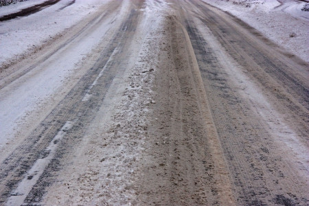 В Мурманске на посыпку дорог солью потратили почти 20 миллионов рублей
