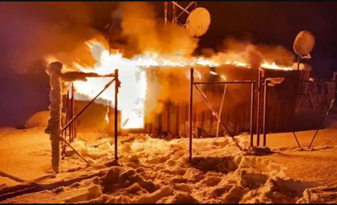 В Мурманске с трудом потушили радиовышку: с огнем боролись 8 пожарных