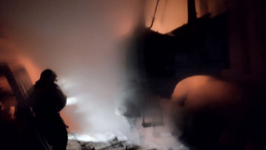 Ночью в Мурманской области сгорели пять грузовиков