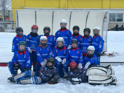 Команда хоккеистов спортшколы Мончегорска продолжает побеждать на Всероссийских соревнованиях в Ульяновске