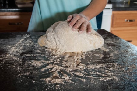 Универсальное дрожжевое тесто: ресторанный рецепт для идеальных пирожков — нет дрожжевого привкуса