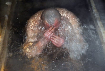 В крещенских купаниях в Заполярье поучаствовали более двух тысяч человек