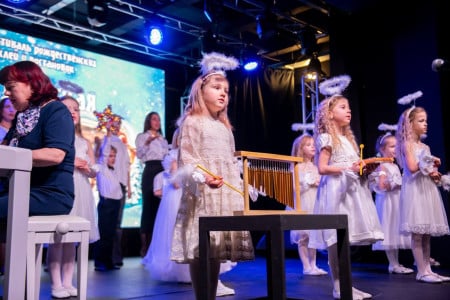 В Мурманске открылся ежегодный фестиваль «Рождественская сказка»